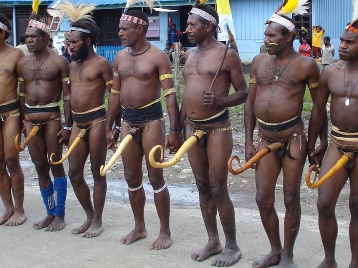 Papuani con membri allargati
