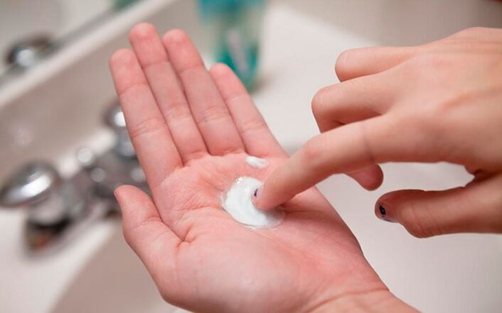 scrub con soda per l'ingrandimento del pene
